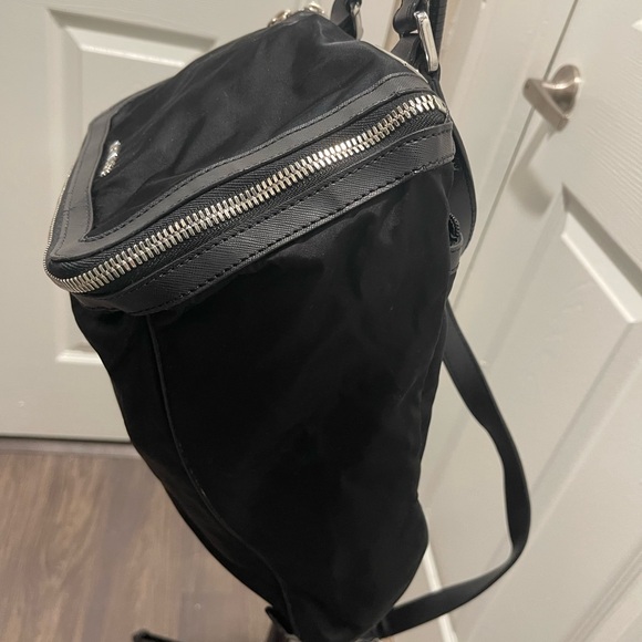 🛑 Michael Kors Nylon Backpack - Picture 2 of 10